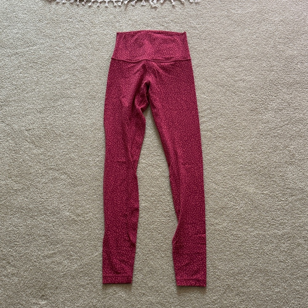 Lululemon Athletica leopard daisy Patterned Leggings “Align” like new.